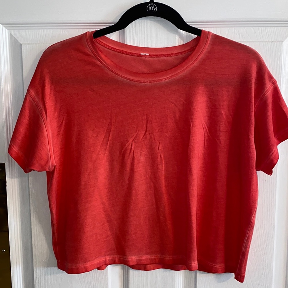 COPY - Lululemon crop top